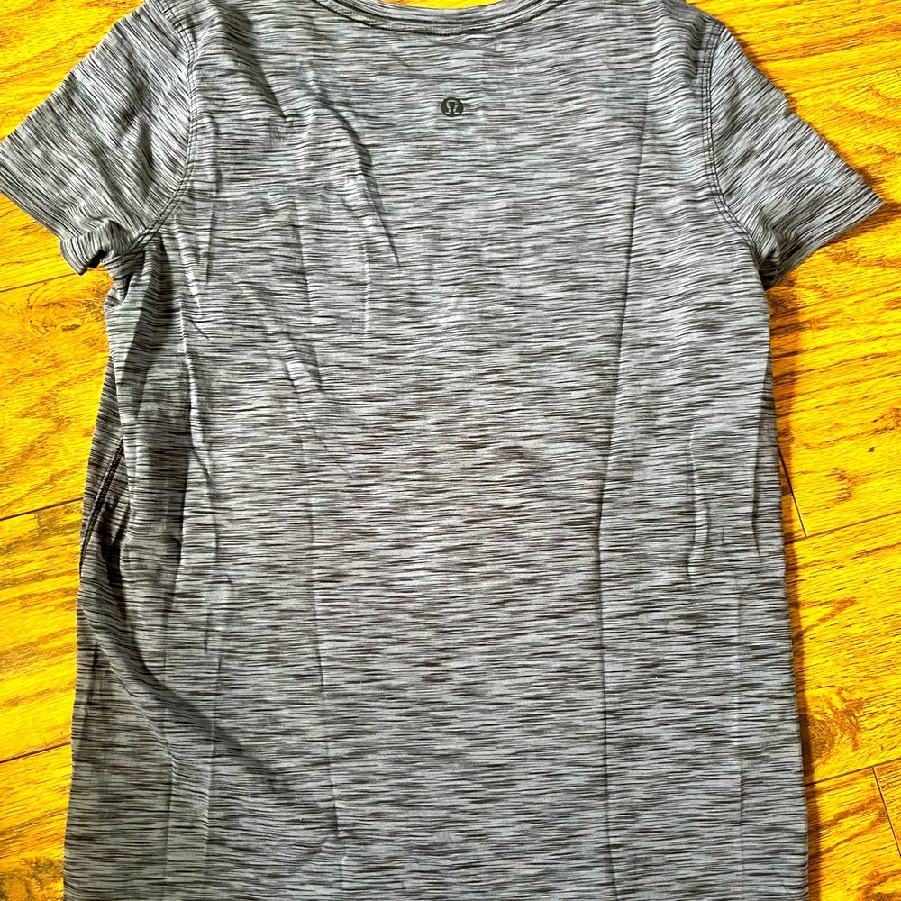 Lululemon gray fitness top